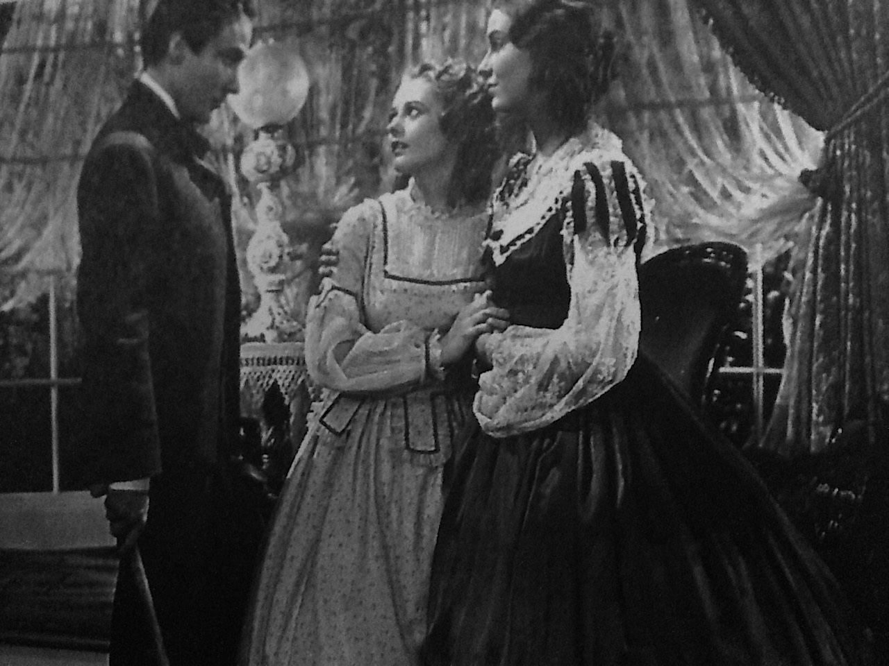 Heather Angel and Valerie Hobson in Mystery of Edwin Drood