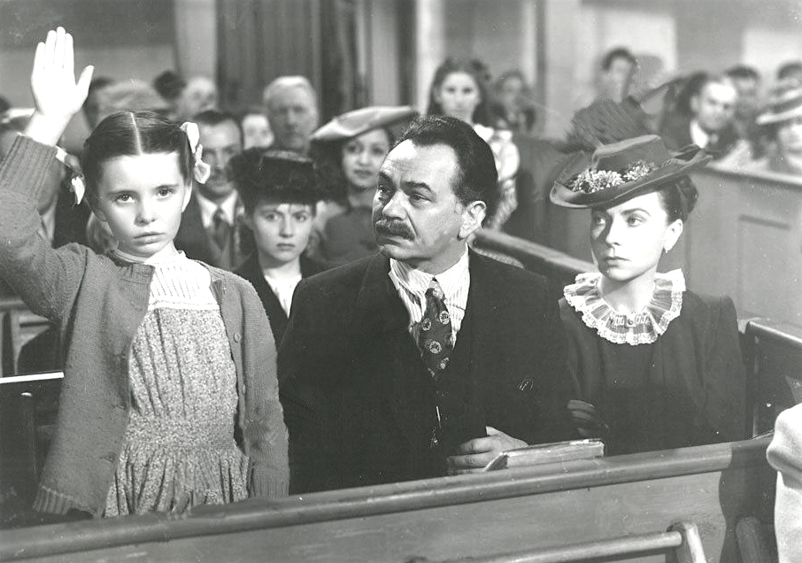 092-agnes-moorehead-theredlist-Selma Jacobson, Edward G. Robinson and Agnes Moorehead in Our Vines Have Tender Grapes directed by Roy Rowland, 1945