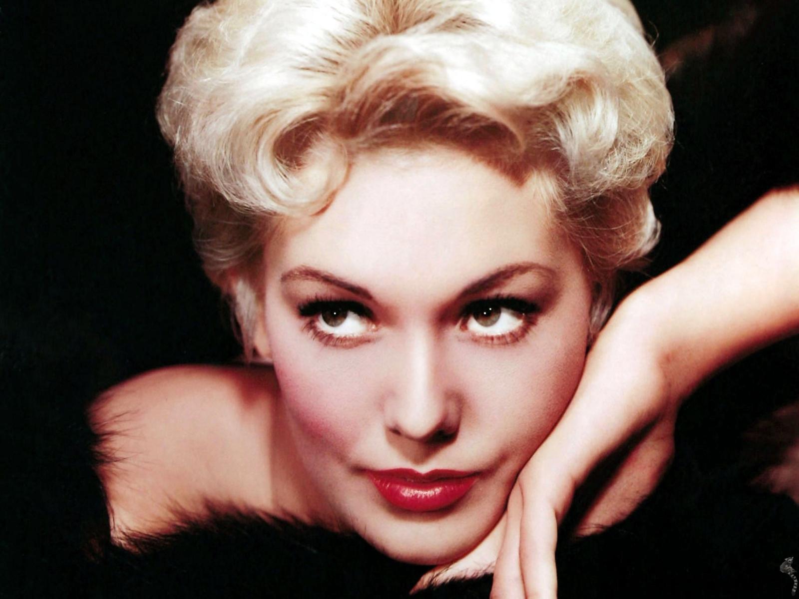 Kim Novak 