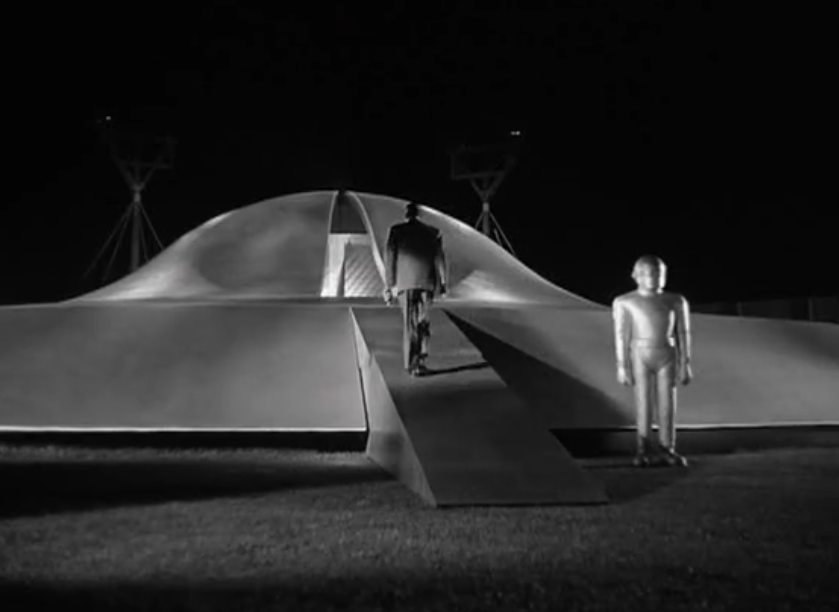 Day the Earth stood still Klaatu goes into ship to stop the earth