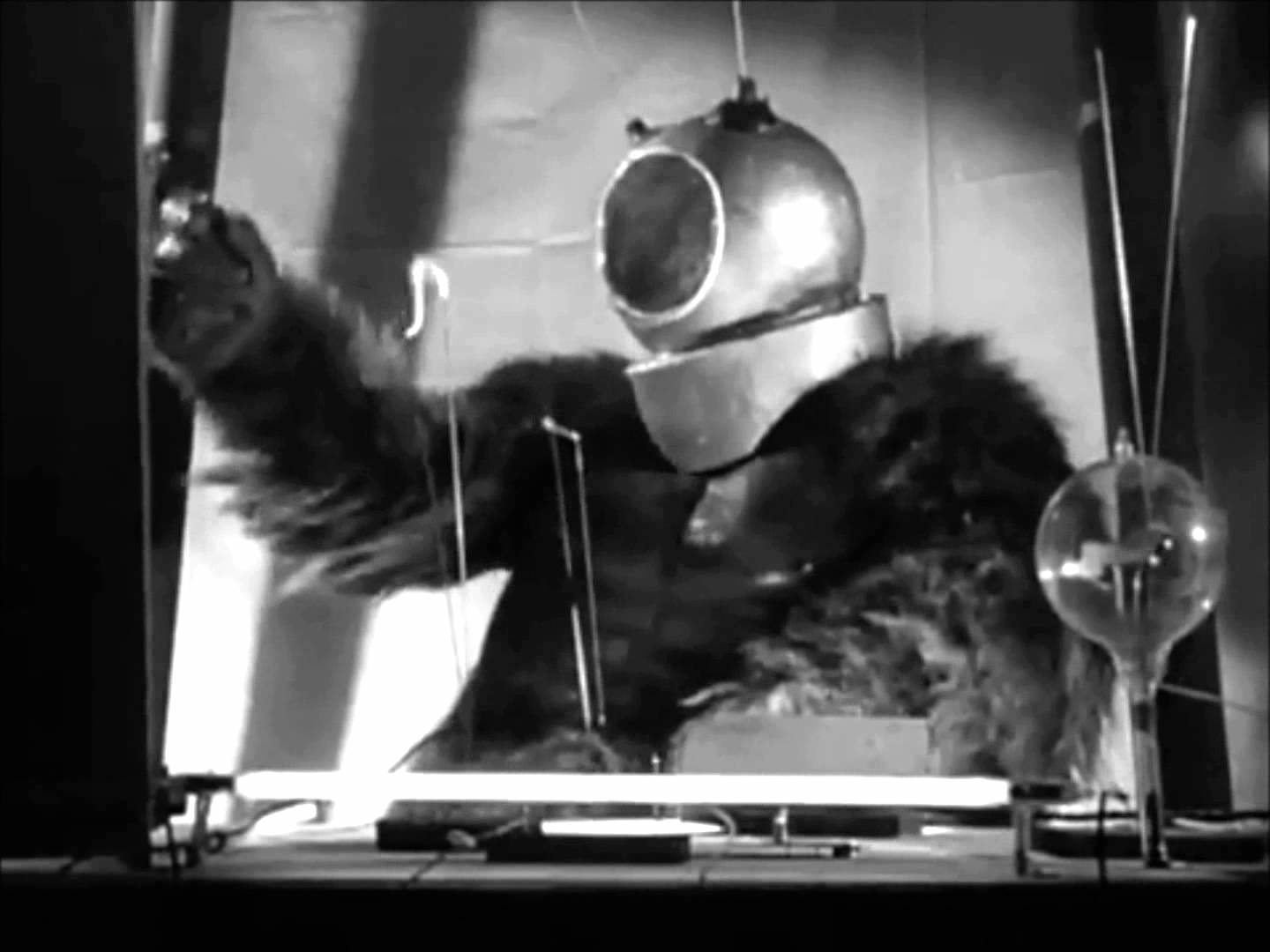 robot-monster-great-guidance-with-a-home-made-theremin